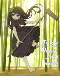 1girl :3 absurdres bamboo bamboo_forest barefoot black_dress black_hair blue_eyes carrot_necklace closed_mouth clover commission cosplay dress forest four-leaf_clover full_body highres inaba_tewi inaba_tewi_(cosplay) jewelry kame_(kamepan44231) kine long_hair looking_to_the_side mallet nature necklace original outdoors short_sleeves skeb_commission smile solo touhou virtual_youtuber