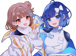 2girls blue_eyes blue_hair blush brown_hair hair_ornament hanase highres jacket looking_at_viewer multicolored_hair multiple_girls open_mouth orange_eyes sendo_yuuhi shirt simple_background streaked_hair tsumugi_kokage virtual_youtuber vspo! vspo!_showdown white_background