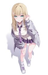 1girl absurdres blonde_hair choker collared_shirt full_body green_eyes grey_jacket hand_up highres jacket jewelry kurumi_noah leaning_forward long_hair long_sleeves looking_at_viewer necklace necktie open_clothes open_jacket parted_lips school_uniform shadow shinshia_(sinsia_0928) shirt shoes simple_background skirt socks solo standing vest virtual_youtuber vspo! white_background white_shirt white_shoes white_socks