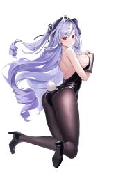 1girl alternate_costume ass backless_leotard bare_back black_hairband black_leotard black_shoes boobs_in_book_(meme) book breasts drill_hair from_behind hairband high_heels highres holding holding_book kneeling large_breasts leotard long_hair looking_at_viewer looking_back meme multicolored_hair purple_hair rabbit_tail red_eyes shoes simple_background solo streaked_hair tail vb_vibe vivian_banshee white_background white_hair zenless_zone_zero