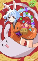 1girl all_fours animal_ear_fluff animal_ears blue_hair blush bow braid commentary_request grin hair_between_eyes hair_bow highres holding hololive jack-o&#039;-lantern japanese_clothes kimono kiritoma long_hair long_sleeves looking_at_viewer multicolored_hair obi orange_kimono pekomon_(usada_pekora) purple_bow rabbit-shaped_pupils rabbit_ears red_background red_eyes sash short_eyebrows signature smile solo_focus symbol-shaped_pupils thick_eyebrows twin_braids twintails two-tone_hair usada_pekora very_long_hair virtual_youtuber white_hair wide_sleeves
