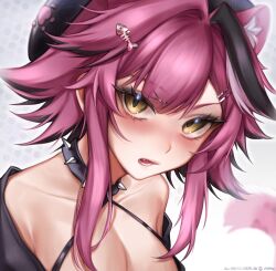 1girl absurdres animal_ears armpit_crease artist_name bare_shoulders beret black_choker black_hair black_hat black_shirt blush breasts choker cleavage collarbone colored_tips commentary english_commentary extra_ears eyelashes fang fish_skeleton_hair_ornament goth_fashion hair_ornament hairclip hat highres hololive hololive_english large_breasts looking_at_viewer medium_hair multicolored_hair open_mouth panther_ears panther_girl panther_tail pink_hair portrait raora_panthera shirt solo spiked_choker spikes streaked_hair tail teeth virtual_youtuber viviria white_background yellow_eyes