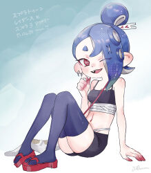 1girl blue_background blue_hair blush chest_sarashi earrings fangs full_body hair_over_one_eye japanese_text jewelry knees_up looking_at_another navel nintendo one_eye_closed open_mouth plum0o0 red_eyes sandals sarashi shiver_(splatoon) shiver_(splatoon_raiders) shorts sitting smile solo splatoon_(series) splatoon_raiders tank_top thighhighs