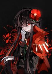 1girl absurdres black_background black_hair black_jacket cape commentary_request fate/grand_order fate_(series) flower gloves hair_flower hair_ornament hair_over_one_eye hand_up highres jacket long_sleeves looking_at_viewer oda_nobunaga_(fate) oda_nobunaga_(koha-ace) red_cape red_eyes red_flower smile solo spider_lily upper_body white_gloves xixing_chun