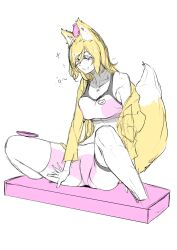 1girl absurdres animal_ears bike_shorts blonde_hair breasts commentary_request cosplay fox_ears fox_tail full_body gundam gundam_build_fighters highres hoshino_fumina hoshino_fumina_(cosplay) large_breasts long_hair looking_at_viewer smile solo sports_bra tail tomoe_(yozakura_quartet) two-tone_sports_bra white_background yasuda_suzuhito yozakura_quartet