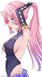 1girl absurdres arms_behind_head backless_leotard black_gloves black_leotard blue_eyes blush breasts citlali_(genshin_impact) closed_mouth commentary_request facial_mark fingerless_gloves forehead_mark from_side genshin_impact gloves hair_tie_in_mouth hand_in_own_hair highres large_breasts leotard lilack_gg long_hair looking_at_viewer looking_to_the_side mouth_hold multicolored_hair pink_hair pink_pupils purple_hair sideboob simple_background sleeveless sleeveless_turtleneck solo turtleneck tying_hair upper_body very_long_hair white_background