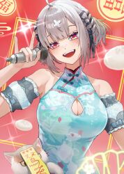 1girl \m/ ahoge armpit_crease bare_shoulders black_ribbon blue_bow blue_dress blush bow breasts brown_cat cat china_dress chinese_clothes cleavage cleavage_cutout clothing_cutout collarbone commentary_request detached_sleeves doidamon dress fangs floral_print floral_print_dress food grey_hair hair_ornament hair_ribbon halter_dress halterneck hand_up head_tilt highres holding holding_microphone large_breasts lips looking_at_viewer mandarin_collar microphone multicolored_eyes nijisanji ofuda ofuda_on_head open_mouth pankou pink_eyes print_dress red_background ribbon shanghai_neckline short_hair short_sleeves short_twintails sidelocks sleeveless sleeveless_dress smile solo sparkle steamed_bun sukoya_kana sukoya_kana_(8th_costume) teeth twintails two-tone_eyes upper_body upper_teeth_only virtual_youtuber white_cat white_sleeves wireless_microphone x_hair_ornament yellow_eyes