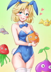 1girl 5others animal_ears anti_(untea9) blonde_hair blue_eyes blue_leotard breasts cleavage detached_collar dragon_quest dragon_quest_iii gadabout_(dq3) gradient_background green_background highres janus_(kancolle) kantai_collection leotard looking_at_viewer multiple_others open_mouth playboy_bunny rabbit_ears short_hair slime_(dragon_quest) small_breasts smile thighhighs white_thighhighs