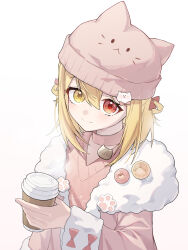 1girl absurdres animal_collar animal_hands animal_hat badge blonde_hair bow button_badge cat_hat cat_paws chinese_commentary coat collar commentary_request cup fins fish_tail fur_trim gradient_background hair_between_eyes hat head_tilt heterochromia highres holding holding_cup indie_virtual_youtuber kaofish long_bangs long_sleeves looking_at_viewer name_tag nightcap pink_coat pink_sweater red_eyes shalou shark_tail simple_background sweater tail upper_body yellow_eyes