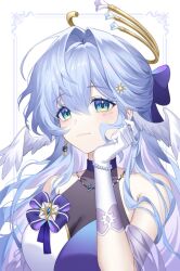 Rule 34 | alternate costume, bare shoulders, blue hair, bow, bracelet, breasts, cleavage, closed mouth, dress, face jewel, floating hair, gloves, hair between eyes, hair bow, hair ornament, halo, hand up, head wings, honkai: star rail, honkai (series), jewel under eye, jewelry, long hair, looking at viewer, rio (rio773), robin (honkai: star rail), simple background, smile, solo, two-tone dress, upper body, white background, white gloves, wings