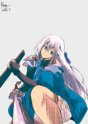 1girl asymmetrical_legwear blue_necktie coat crossed_bangs dated denim double-parted_bangs eiyuu_densetsu floating_hair grey_background haganeuma hair_between_eyes half_updo head_tilt highres holding holding_sheath holding_sword holding_weapon jeans kuro_no_kiseki kuro_no_kiseki_(series) kuro_no_kiseki_ii long_hair looking_at_viewer loose_necktie necktie open_clothes open_coat pants sheath shizuna_rem_misurugi sidelocks signature simple_background solo squatting sword torn_clothes torn_jeans torn_pants weapon white_hair wing_collar