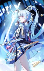 1girl arm_guards armor ayaka_(genshin_impact) black_gloves blue_eyes blue_hair blunt_bangs blunt_tresses from_behind genshin_impact gloves high_ponytail highres holding holding_sword holding_weapon japanese_armor long_hair looking_at_viewer looking_back mole mole_under_eye parted_lips partially_fingerless_gloves ponytail smile solo standing sword tassel vision_(genshin_impact) weapon wuzhihuijia