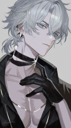 1boy absurdres antenna_hair black_choker black_gloves black_shirt blue_eyes choker collared_shirt commentary_request earclip gloves grey_background half_gloves highres honkai:_star_rail honkai_(series) looking_at_viewer male_focus maria_(maria_rose) parted_bangs pectoral_cleavage pectorals phainon_(fashion)_(honkai:_star_rail) phainon_(honkai:_star_rail) ponytail shirt short_hair simple_background solo upper_body white_hair