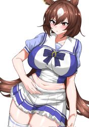 1girl animal_ears blush bow breasts brown_hair commentary_request corrupted_twitter_file cow cowboy_shot ear_ornament hair_between_eyes highres horse_ears horse_girl kumiyabe large_breasts long_hair midriff multicolored_hair navel parted_lips pleated_skirt plump puffy_sleeves purple_bow red_eyes school_uniform sirius_symboli_(umamusume) skirt solo streaked_hair summer_uniform thighhighs tracen_school_uniform umamusume very_long_hair white_hair white_skirt white_thighhighs
