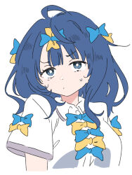 1girl blue_bow blue_eyes blue_hair bow hair_bow ixy make_heroine_ga_oo_sugiru! medium_hair red_eyes school_uniform shirt short_sleeves simple_background solo upper_body white_background white_shirt yanami_anna yellow_bow