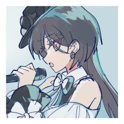 1girl bare_shoulders black_bow black_bowtie black_hat blue_background border bow bowtie clothing_cutout collared_shirt commentary earrings frilled_shirt_collar frills goggles goggles_on_headwear hat highres holding holding_microphone jewelry katsuragi_izumi link!_like!_love_live! long_sleeves love_live! microphone official_alternate_costume open_mouth orange_eyes profile puffy_long_sleeves puffy_sleeves retrofuture_(love_live!) shirt shoulder_cutout simple_background slit_pupils solo techimi upper_body virtual_youtuber white_border white_bow white_bowtie white_shirt