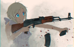 .live 1girl akm assault_rifle blonde_hair blood blood_spray blue_eyes blurry bow breasts depth_of_field dust grin gun hair_bow highres holding holding_magazine_(weapon) kalashnikov_rifle magazine_(weapon) magazine_ejection medium_breasts motion_blur reloading rifle shirt signature dennou_shoujo_siro sleeveless sleeveless_shirt smile solo teddy_(takarada) trigger_discipline virtual_youtuber weapon