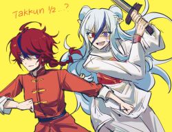 2girls ahoge blue_eyes blue_hair braid braided_ponytail character_request cosplay_request crossover female_focus genderswap genderswap_(mtf) hair_between_eyes holding holding_sword holding_weapon japanese_clothes long_hair messy_hair multicolored_eyes multicolored_hair multiple_girls open_mouth purple_eyes ranma_1/2 red_eyes red_hair simple_background sumino_takumi sword teeth the_hundred_line_-last_defense_academy- tongue upper_teeth_only v&#039;ehxness weapon white_hair yellow_background