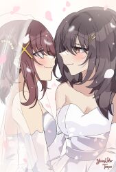 2girls artist_name bare_shoulders blue_eyes brown_eyes brown_hair closed_mouth commentary dress elbow_gloves english_commentary eye_contact falling_petals furutachi_kurea gloves hair_ornament hairclip hibi_wa_sugiredo_meshi_umashi highres kawai_mako long_hair looking_at_another multiple_girls petals smile strapless strapless_dress wedding_dress white_dress white_gloves wife_and_wife yoruneko_(liampadolina) yuri