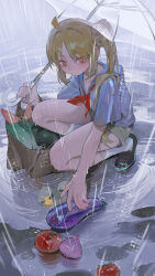 1girl absurdres bag blonde_hair bocchi_the_rock! food fruit green_shorts highres holding holding_umbrella ijichi_nijika omurice_(304975636) onion rain shirt shorts smile solo squatting tomato twintails umbrella white_shirt