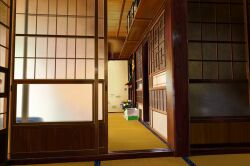 architecture box cardboard_box commentary_request east_asian_architecture flower highres indoors ink_wash_painting no_humans original painting_(object) pei_(sumurai) plant potted_plant shadow sliding_doors still_life sunlight tatami wallpaper_(object)