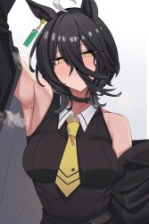 1girl ahoge alternate_costume alternate_hair_length alternate_hairstyle armpits bare_shoulders black_hair black_shirt blush breasts commentary_request gradient_background grey_background hair_between_eyes highres horse_girl lengkuass looking_at_viewer manhattan_cafe_(umamusume) medium_breasts multicolored_hair necktie shirt short_hair sleeveless sleeveless_shirt solo streaked_hair umamusume white_hair yellow_eyes yellow_necktie