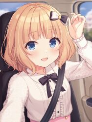 1girl :d black_bow blonde_hair blue_eyes blunt_bangs bow bowtie breasts buttons car_interior choppy_bangs collared_shirt commentary_request dot_nose fingernails frilled_sleeves frills hair_bow hairstyle_request hand_up indie_virtual_youtuber light_blush long_sleeves looking_at_viewer open_mouth seatbelt shiratori_kurumi shiromikan shirt short_hair small_breasts smile solo upper_body virtual_youtuber wavy_hair white_bow white_shirt