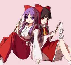 16sanrach 2girls absurdres ascot bow brown_hair commentary detached_sleeves dual_persona frilled_bow frilled_hair_tubes frills gohei hair_bow hair_tubes hakama hakama_pants hakurei_reimu hakurei_reimu_(pc-98) highres holding holding_gohei japanese_clothes kimono leaning_on_person long_hair long_sleeves miko multiple_girls open_mouth pants purple_eyes purple_hair red_background red_bow red_eyes red_hakama red_pants red_skirt ribbon-trimmed_sleeves ribbon_trim simple_background skirt skirt_set smile touhou touhou_(pc-98) white_kimono wide_sleeves yellow_ascot