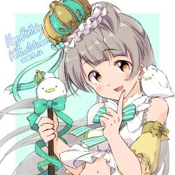 1girl animal animal_on_shoulder animalization bare_shoulders bird bird_on_shoulder blush border brown_hair character_name crown dated english_text green_background hand_up happy_birthday hat holding index_finger_raised long_hair looking_at_viewer love_live! love_live!_school_idol_project minami_kotori minami_kotori_(bird) navel open_mouth outside_border person_and_animalization sen_(sen0910) smile solo upper_body white_border yellow_eyes
