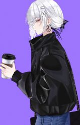 1girl alternate_costume black_bag black_jacket black_nails celly_(mogmog_99) commentary_request cowboy_shot cup denim disposable_coffee_cup disposable_cup earrings fingernails from_side highres holding holding_cup jacket jeans jewelry looking_at_viewer mole mole_under_mouth nail_polish pants parted_lips profile purple_background red_eyes sanhua_(wuthering_waves) short_hair simple_background solo white_hair wuthering_waves