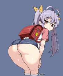 1girl absurdres age_difference antenna_hair ass ass_focus backpack bag bent_over cowboy_shot dimitri_becker expressionless from_behind hair_ribbon highres huge_ass kyojiri_loli legs loli miyauchi_renge non_non_biyori pink_eyes purple_hair randoseru ribbon shirt skirt socks solo standing thick_thighs thighs twintails