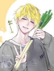 Rule 34 | 1boy, artist name, blonde hair, blue eyes, blush, collarbone, commentary request, food, grey sweater, grin, hair between eyes, hands up, highres, holding, holding food, long sleeves, looking at viewer, male focus, mole, mole on neck, nijisanji, nijisanji en, official alternate costume, shiosawaori, shirt, short hair, signature, sleeves past wrists, smile, solo, sonny brisko, sonny brisko (3rd costume), spring onion, sweater, teeth, twitter username, upper body, v, virtual youtuber, watermark, white background, white shirt, yellow background