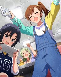 3girls bird black_hair brown_hair buttons card_(medium) ceiling closed_eyes duck futami_mami game_cg green_hair grey_eyes handheld_game_console holding idolmaster idolmaster_million_live! idolmaster_million_live!_theater_days kikuchi_makoto multiple_girls official_art open_mouth overalls shimabara_elena side_ponytail tile_ceiling tiles