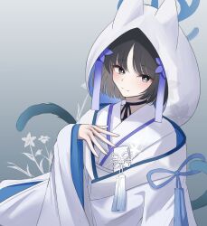 1girl absurdres alternate_costume animal_ears black_eyes blue_archive blue_halo cat_ears cat_girl cat_tail floral_print floral_print_kimono halo highres japanese_clothes kikyou_(blue_archive) kimono multiple_tails print_kimono smile solo tail toorisugari_no_dechikou two_tails white_kimono