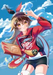 1girl absurdres adjusting_clothes adjusting_headwear amber_(genshin_impact) amber_(pizza_hut)_(genshin_impact) animal_ears bag black_shorts blue_sky box brown_hair chinese_commentary cloud commentary day english_commentary fake_animal_ears genshin_impact goggles goggles_around_neck highres holding holding_box hood hoodie mixed-language_commentary official_alternate_costume open_mouth orange_eyes pizza_box rabbit_ears red_hoodie shorts shoulder_bag sky solo thighhighs visor_cap white_thighhighs zagwei