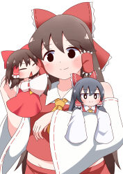 3girls ascot black_eyes black_hair blush bow bright_pupils brown_hair closed_mouth collared_shirt commentary_request cookie_(touhou) detached_sleeves dress frilled_bow frills hair_bow hakurei_reimu highres hotaruda_(cookie) long_hair midriff_peek mini_person minigirl multiple_girls noel_(cookie) open_mouth red_bow red_dress red_shirt ribbon-trimmed_sleeves ribbon_trim sakenomi_(cookie) shirt short_hair sidelocks simple_background sleeveless sleeveless_dress smile touhou triangle_mouth upper_body white_background white_pupils white_sleeves wide_sleeves y75zei yellow_ascot