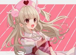 &gt;_&lt; 1girl :d apron brown_eyes brown_hair center_frills collared_dress commentary_request dress fang frills hair_ornament hat heart highres long_hair looking_at_viewer natori_sana natori_sana_(nurse) nurse nurse_cap open_mouth pink_apron pink_background pink_hat puffy_short_sleeves puffy_sleeves rabbit_hair_ornament rino_cnc sana_channel short_sleeves smile solo two_side_up upper_body very_long_hair virtual_youtuber white_dress