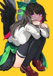 1girl absurdres alternate_costume alternate_eye_color alternate_hair_color belt bird_wings black_hair black_thighhighs black_wings bow breast_press breasts brown_shoes closed_mouth hair_bow hand_on_own_chin hands_up highres large_breasts long_hair long_sleeves looking_at_viewer mikomo0106 multicolored_hair pink_eyes red_hair reiuji_utsuho shirt shoes simple_background skirt smile solo squatting thighhighs touhou two-tone_hair very_long_hair white_shirt wings yellow_background