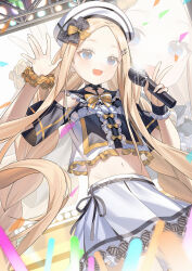 1girl abigail_williams_(fate) absurdres black_bow black_sleeves blonde_hair blue_eyes bow breasts confetti fate/grand_order fate_(series) forehead glowstick hair_bow hat highres long_hair microphone midriff miyu10366 navel open_mouth orange_bow parted_bangs shirt short_sleeves skirt small_breasts smile solo stage white_hat white_shirt white_skirt