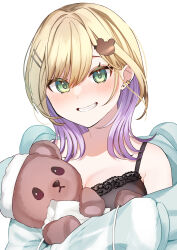 1girl absurdres arisyooon bare_shoulders bear_hair_ornament black_camisole blonde_hair breasts camisole cleavage colored_inner_hair earclip earrings green_eyes green_jacket grin hair_ornament hairpin highres iris_black_games jacket jewelry kurumi_noah kurumi_noah_(6th_costume) medium_hair multicolored_hair parted_bangs purple_hair simple_background smile solo stuffed_animal stuffed_toy teddy_bear two-tone_hair upper_body virtual_youtuber vspo! white_background