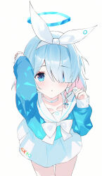 1girl absurdres arona_(blue_archive) blue_archive blue_eyes blue_hair blue_halo bow braid choker collarbone colored_inner_hair commentary hair_over_one_eye halo highres long_sleeves looking_at_viewer miniskirt multicolored_hair parted_lips pink_hair pleated_skirt puffy_long_sleeves puffy_sleeves sailor_collar sailor_shirt shirt shirt_bow side_braid simple_background skirt solo two-tone_hair usagi_(786113654) white_background white_bow white_choker white_sailor_collar white_skirt