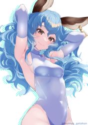 1girl absurdres animal_ears armpits arms_behind_head bare_shoulders blue_hair blue_leotard blush breasts closed_mouth covered_erect_nipples covered_navel detached_sleeves ear_piercing elbow_gloves erune ferry_(granblue_fantasy) gloves granblue_fantasy groin hand_in_own_hair highleg highres inuinuo_gataken leotard long_hair looking_at_viewer piercing presenting presenting_armpit sand shaded_face sideboob simple_background skin_tight skindentation smile solo twitter_username white_background yellow_eyes