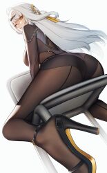 1girl absurdres ahoge ass black_pantyhose black_shoes black_shorts black_unitard breasts chair from_behind from_below hair_ornament high-waist_shorts high_heels highres large_breasts long_hair looking_at_viewer looking_back looking_down mimuxiao pantyhose shoes shorts single_hair_intake sitting solo thighs very_long_hair white_hair yellow_eyes yixuan_(zenless_zone_zero) zenless_zone_zero