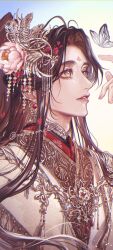 black_hair bug butterfly chinese_clothes facial_mark flower forehead_mark glint hair_flower hair_ornament hanfu highres insect long_hair long_sleeves looking_at_another male_focus momo_mmol parted_bangs profile sparkle tianguan_cifu upper_body very_long_hair white_butterfly wide_sleeves xie_lian