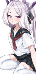 1girl :t absurdres ahoge alternate_costume alternate_hairstyle black_sailor_collar black_skirt blue_archive bow commentary_request demon_horns demon_wings forehead hair_bow hair_ribbon highres hina_(blue_archive) horns long_hair looking_at_viewer neckerchief parted_bangs pleated_skirt ponytail pout purple_eyes red_neckerchief ribbon sailor_collar school_uniform serafuku shangdi_de_fa_zhang short_sleeves sidelocks simple_background sitting skirt solo thighhighs wariza wavy_hair white_background white_hair white_serafuku white_thighhighs wings zettai_ryouiki