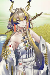 1girl absurdres arknights bare_shoulders bead_necklace beads blonde_hair breasts brooch closed_mouth collarbone dragon_girl dragon_horns earrings green_eyes hair_between_eyes hair_ornament highres horns jewelry long_hair long_sleeves looking_at_viewer necklace pointy_ears qjinator rice_(plant) rice_paddy shirt shu_(arknights) small_breasts smile solo strapless strapless_shirt tassel tassel_earrings tube_top white_tube_top