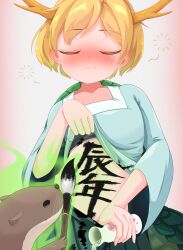1girl antlers blonde_hair blue_shirt blush body_writing dragon_girl dragon_horns dragon_tail highres horns kicchou_yachie midriff ohitoriplayer otter otter_spirit_(touhou) shirt short_hair square_neckline tail touhou translation_request yellow_horns
