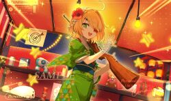ahoge bandaged_hand bandages braid braided_sidelock brown_hair cork_gun doyagao eyepatch festival green_eyes green_kimono gun hair_over_one_eye hand_up highres holding holding_gun holding_weapon hsin japanese_clothes kimono lantern looking_at_viewer looking_back market_stall night night_sky obi open_mouth paper_lantern rifle sash sengoku_otome shooting_gallery short_hair sky smug solo standing star_(symbol) summer_festival watermark weapon yamamoto_kansuke_(sengoku_otome) yukata