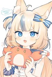 1girl :3 ahoge animal animal_ear_fluff animal_ears blonde_hair blue_eyes blue_hair blush bow buttons cat_ears character_name commentary crab dress hair_bow hands_up heart holding holding_animal indie_virtual_youtuber lifebuoy_hair_ornament long_hair looking_at_viewer low_twintails multicolored_hair one_side_up open_mouth ozu_(user_sjjz4357) sameko_saba scrunchie simple_background sleeveless sleeveless_dress solo sparkling_eyes streaked_hair twintails twitter_username very_long_hair virtual_youtuber white_background white_dress wrist_scrunchie