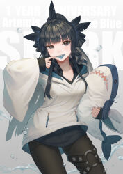 1girl air_bubble anniversary artemis_of_the_blue atelier_live black_hair black_pants blue_tongue blunt_bangs bubble collared_shirt colored_tongue english_text finger_in_own_mouth hair_ribbon highres hood hood_down hoodie ikea_shark mole mole_under_eye pants ponytail ribbon scotishfold shark shark_fin shark_girl sharp_teeth shirt stuffed_animal stuffed_shark stuffed_toy teeth thigh_strap tongue tongue_out virtual_youtuber wavy_sidelocks white_hoodie wide_sleeves